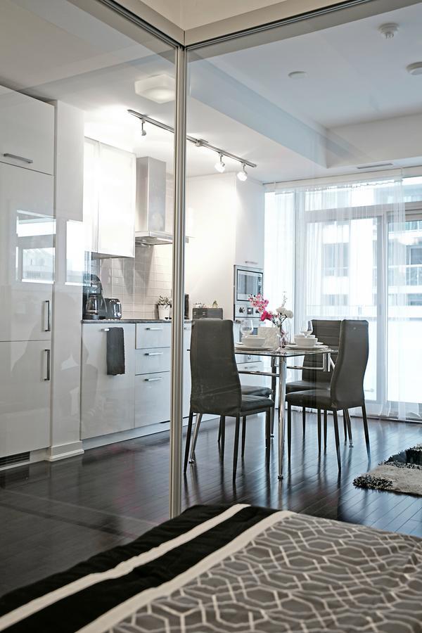 Royal Stays Condominiums - Upscale Downtown Suites Toronto Eksteriør billede